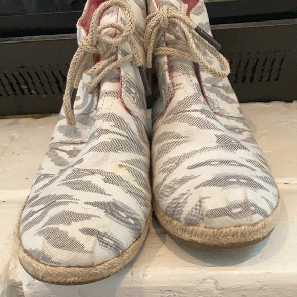 Toms Women’s 9.5 Us Ikat Desert Espadrille Wedge Bootie Gray White - Picture 4 of 7